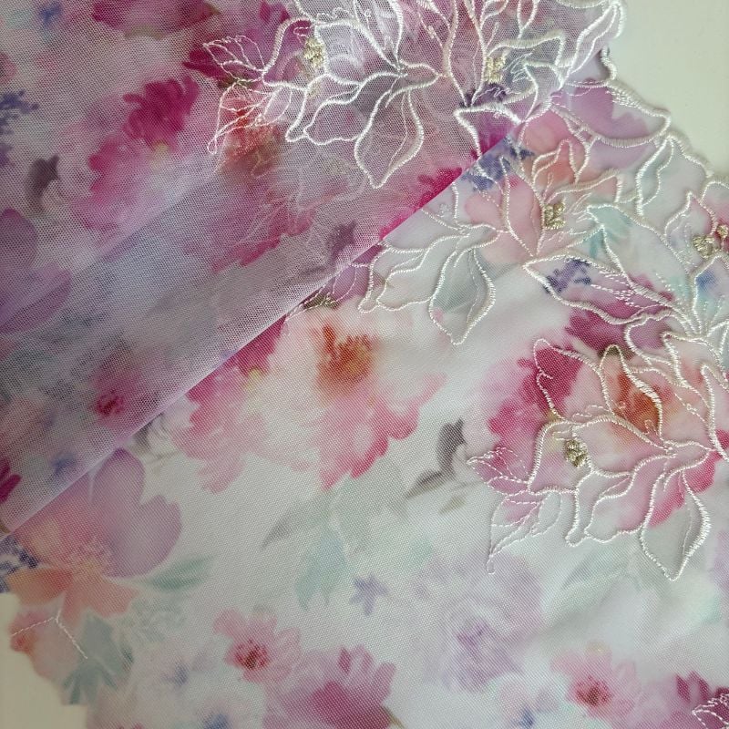 tulle brodé mauve rosé
