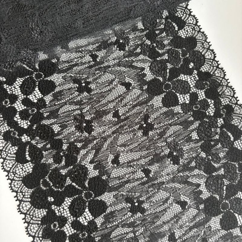 tulle brodé noir